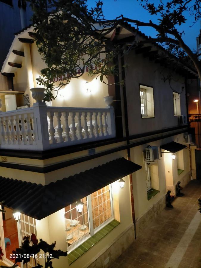 Casa Flores Del Mediterraneo Badalona Exteriér fotografie